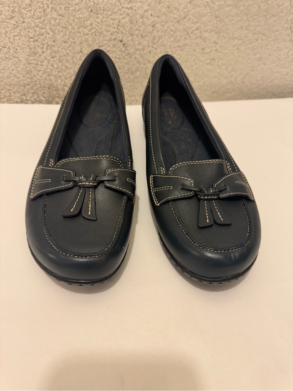 New Clarks navy blue Slip-On Loafers with Contrast Stitching 8.5 XW